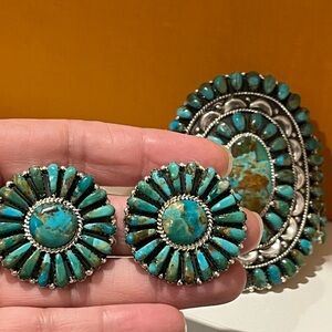 💚DO NOT PURCHASE ON RESERVE FOR ANGEL💚Navajo Turquoise Cluster Dome Earrings